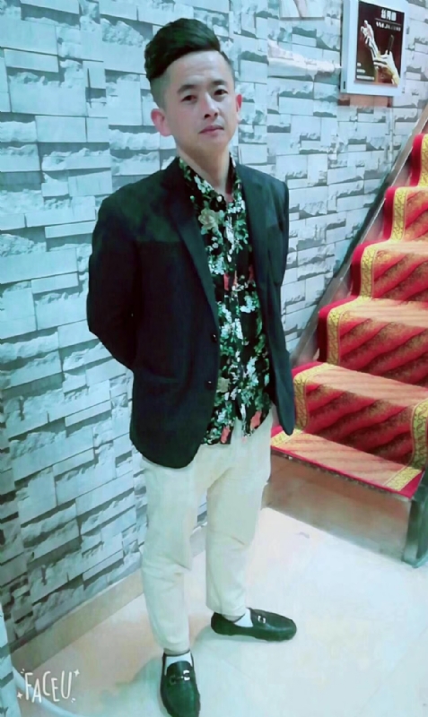 男人三十而立的第一张照片--汕尾相亲服务中心