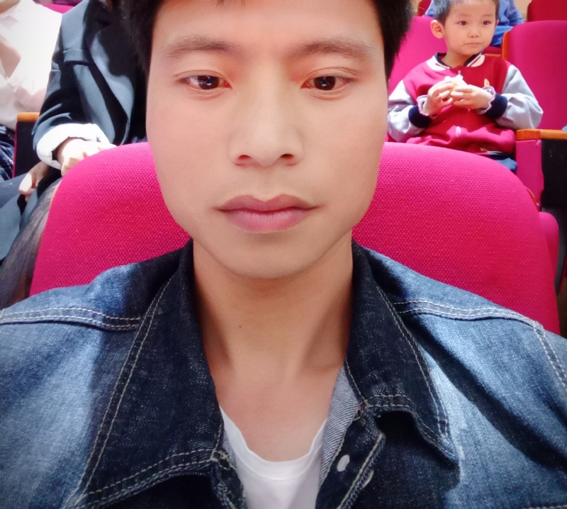 奋斗青年的第一张照片--汕尾相亲服务中心