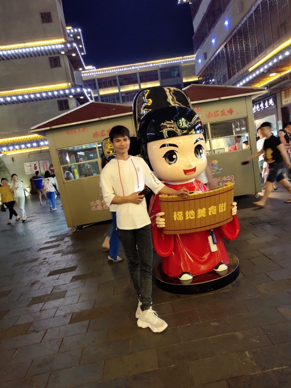 圆嘟嘟的瘦子的第一张照片--汕尾相亲服务中心