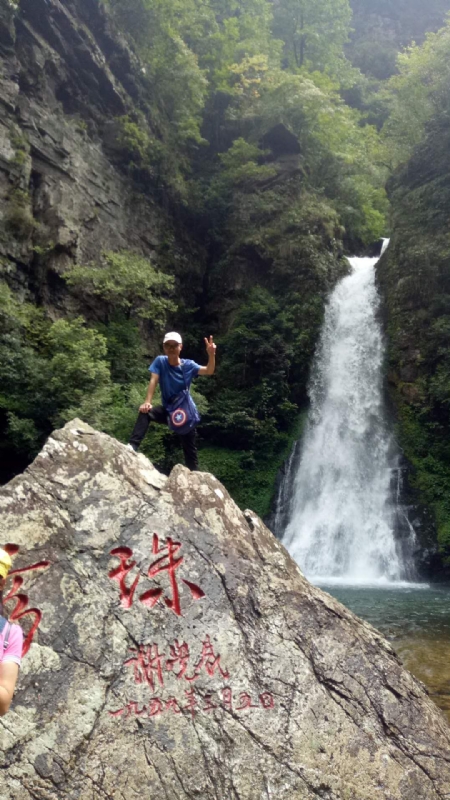 海岸岩崖的第一张照片--汕尾相亲服务中心