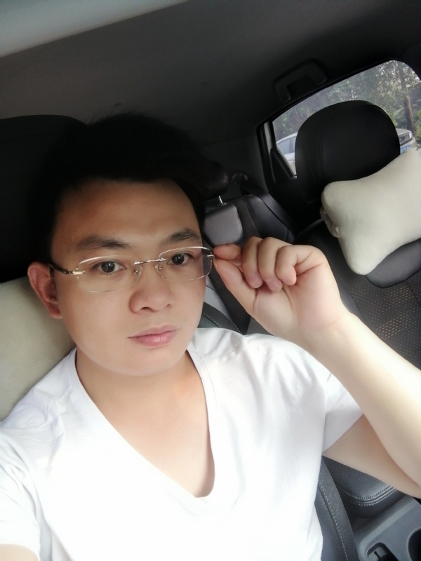 幸福的拥抱的第二张照片--汕尾相亲服务中心