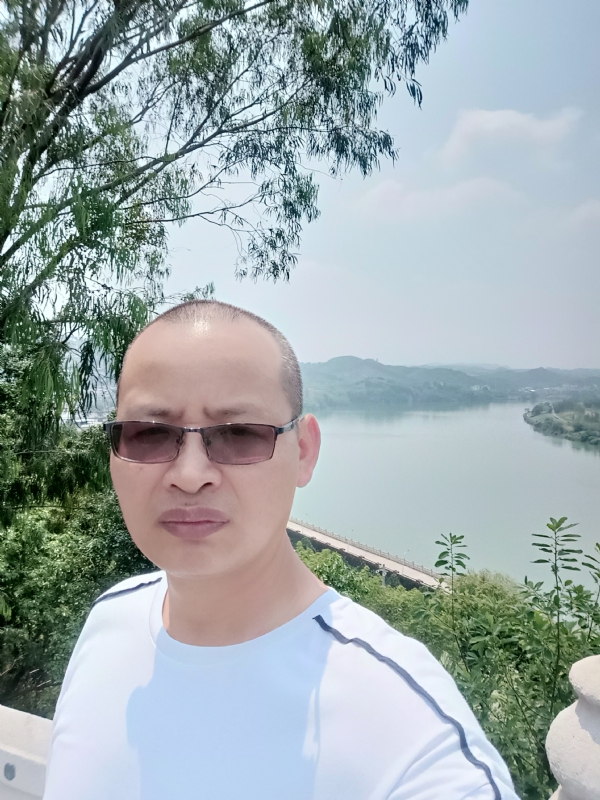 随缘随性的第一张照片--汕尾相亲服务中心