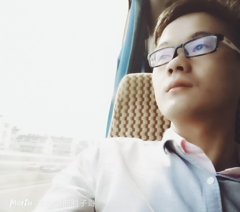 尹骏的第三张照片--汕尾相亲服务中心