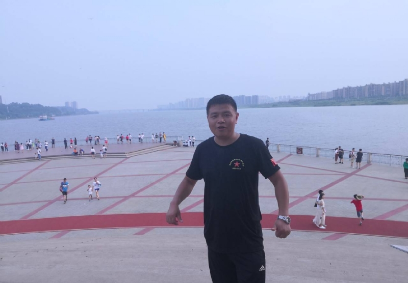 曾经心疼的我的第一张照片--汕尾相亲服务中心