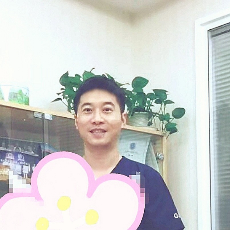 大手牵小手的第二张照片--汕尾相亲服务中心