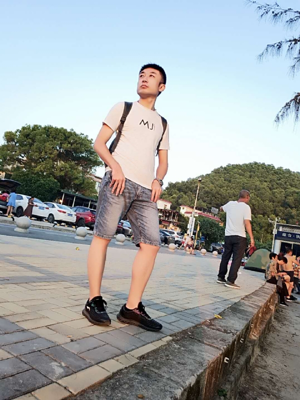 俊皓的第二张照片--汕尾相亲服务中心