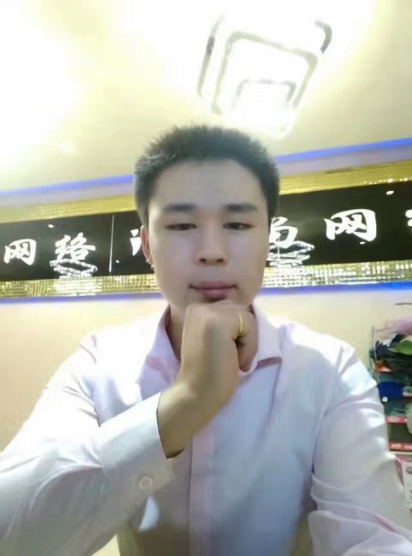 沉默寡言的第一张照片--汕尾相亲服务中心