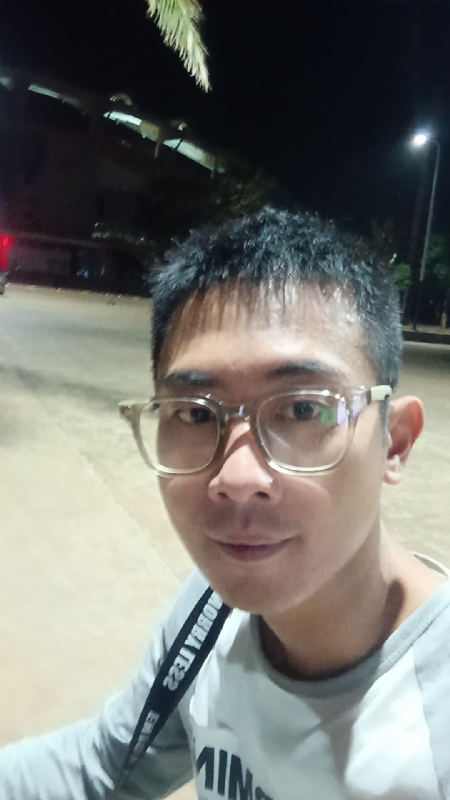 龙龙的第一张照片--汕尾相亲服务中心