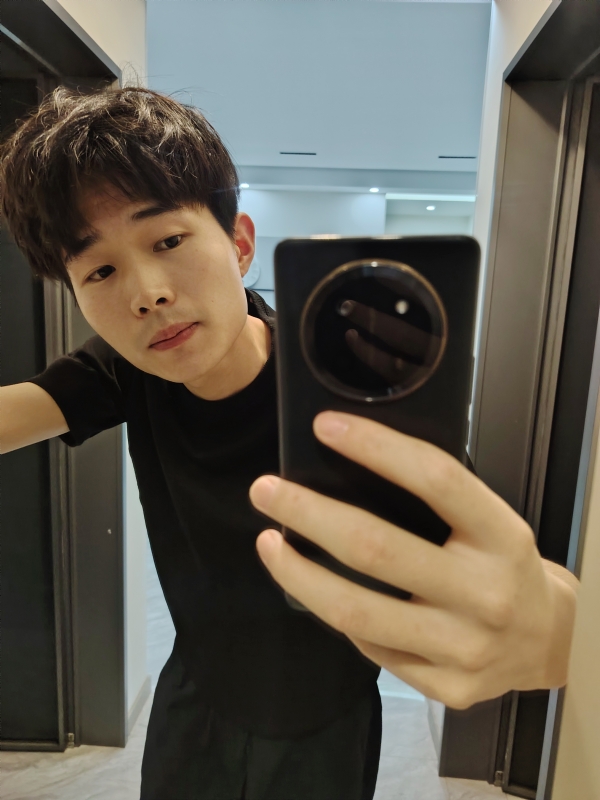 杨苏帝的第二张照片--汕尾相亲服务中心