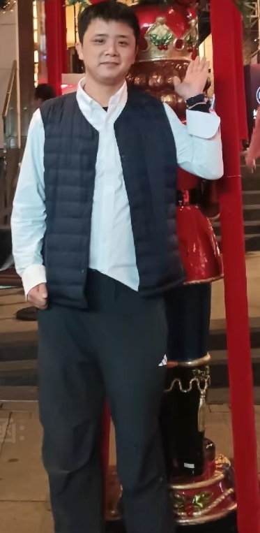 龙的陪伴的第一张照片--汕尾相亲服务中心